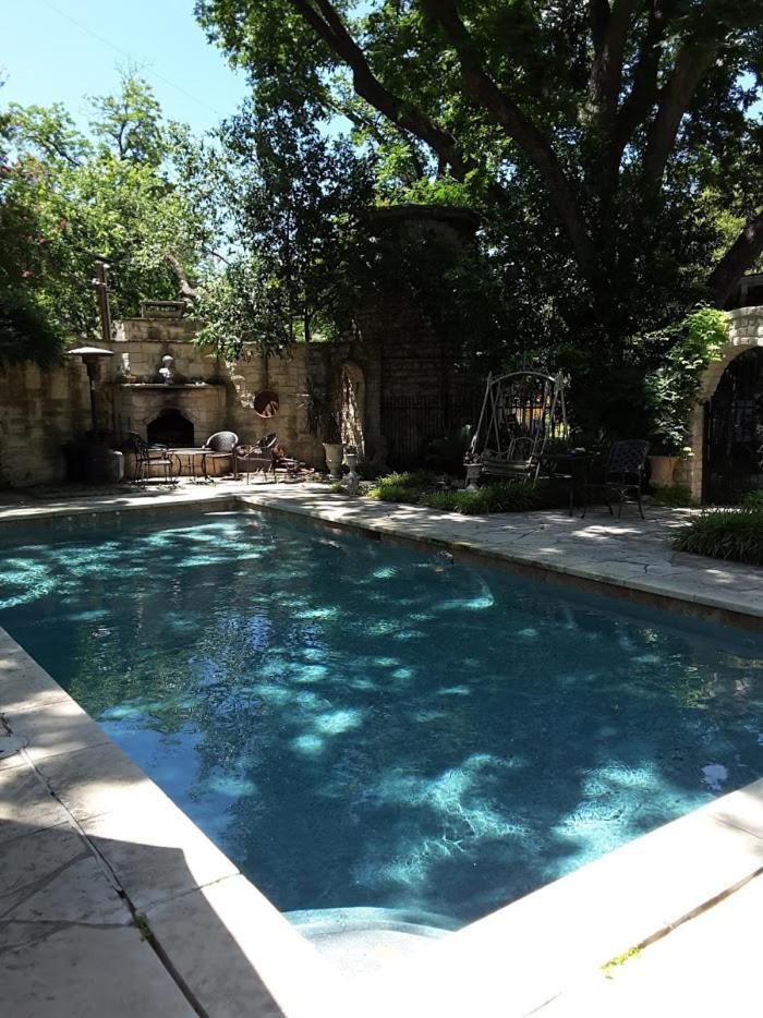 Strickland Arms Bed And Breakfast Austin Exterior photo