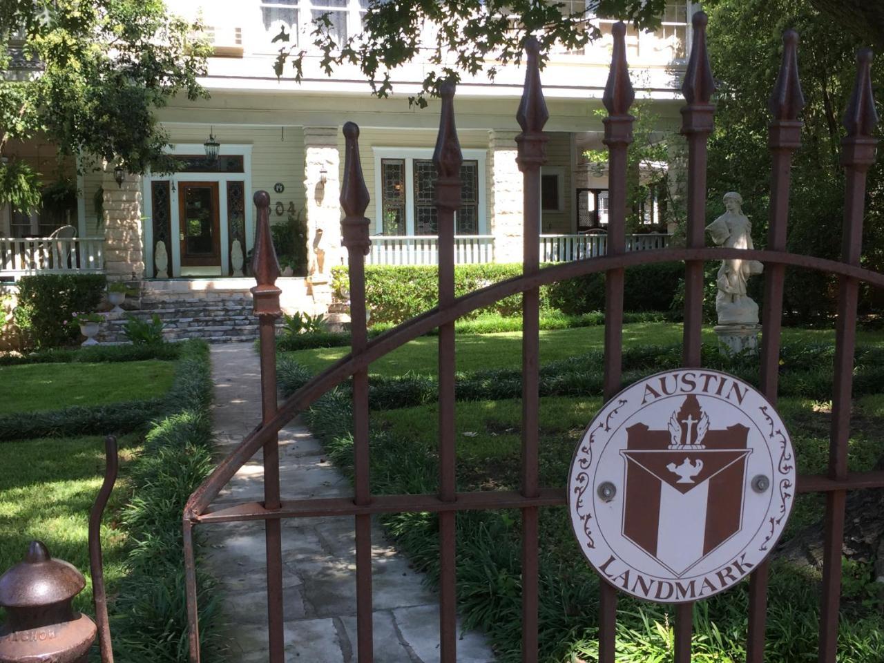 Strickland Arms Bed And Breakfast Austin Exterior photo