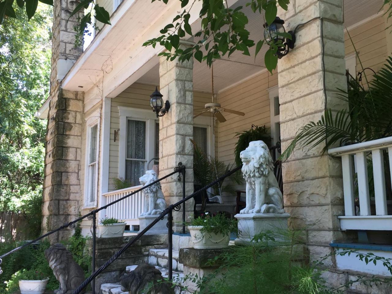 Strickland Arms Bed And Breakfast Austin Exterior photo
